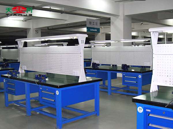 鉗工工作臺標準尺寸